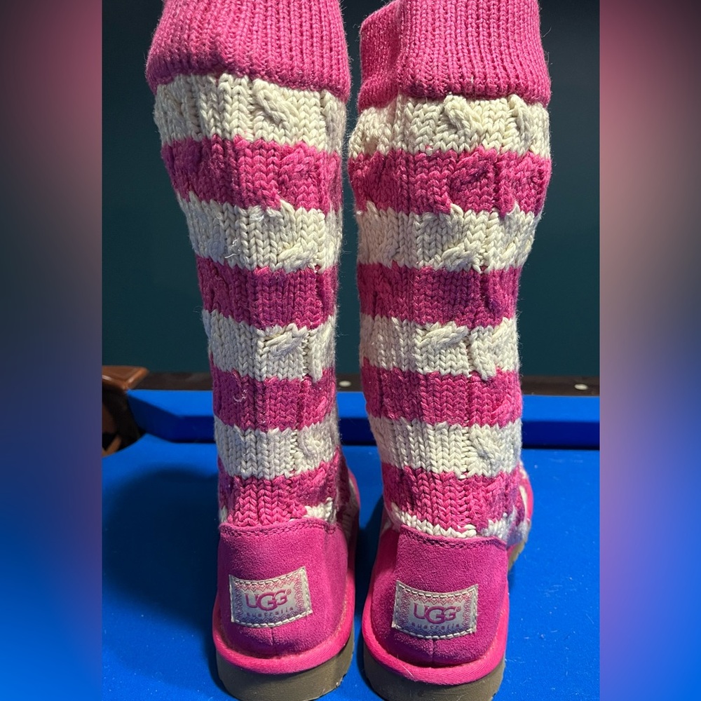 Ugg Pink Cream Stripe Classic Cable Knit Sweater Boots size 9